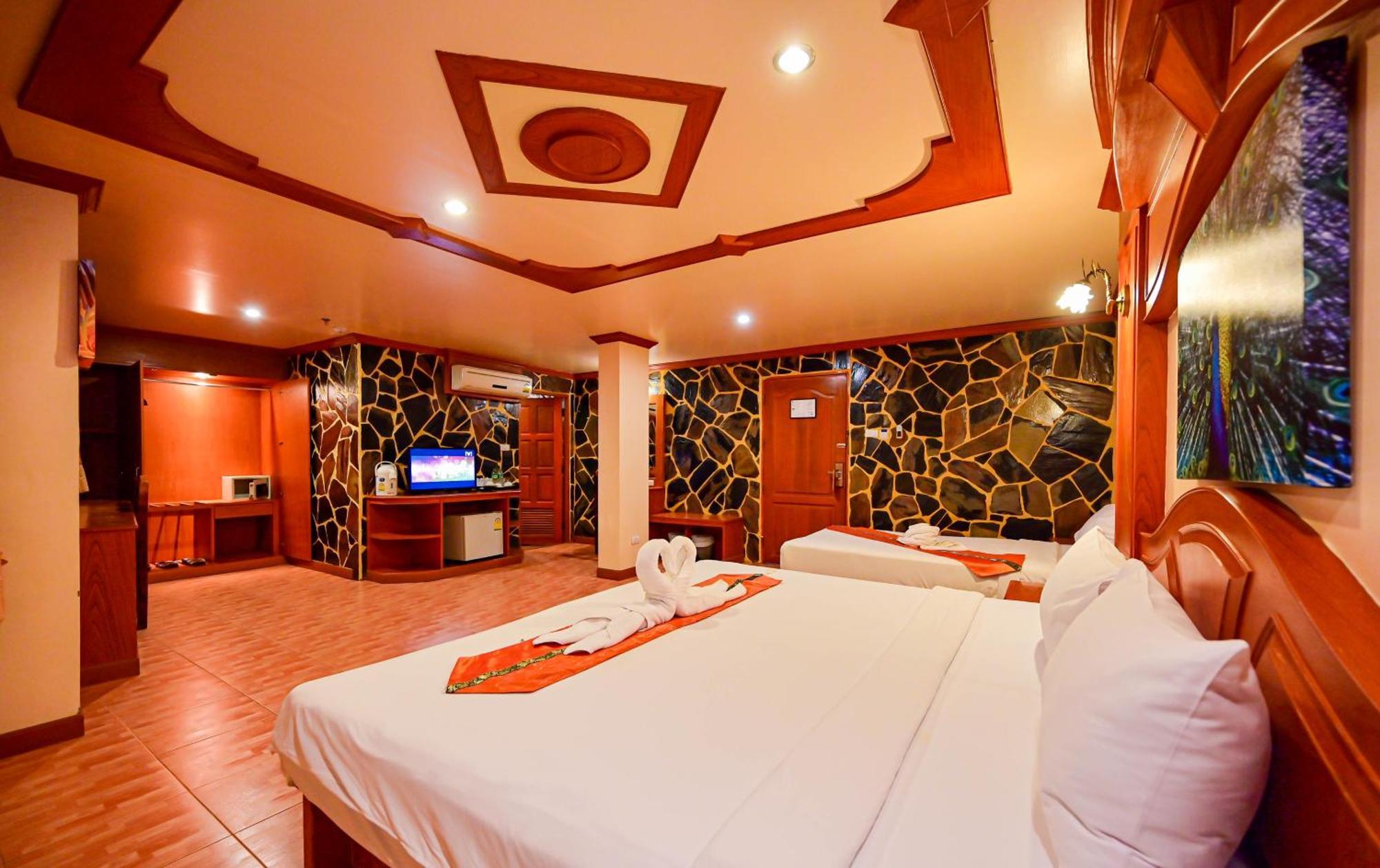 Tiger Complex Hotel Patong ภายนอก รูปภาพ