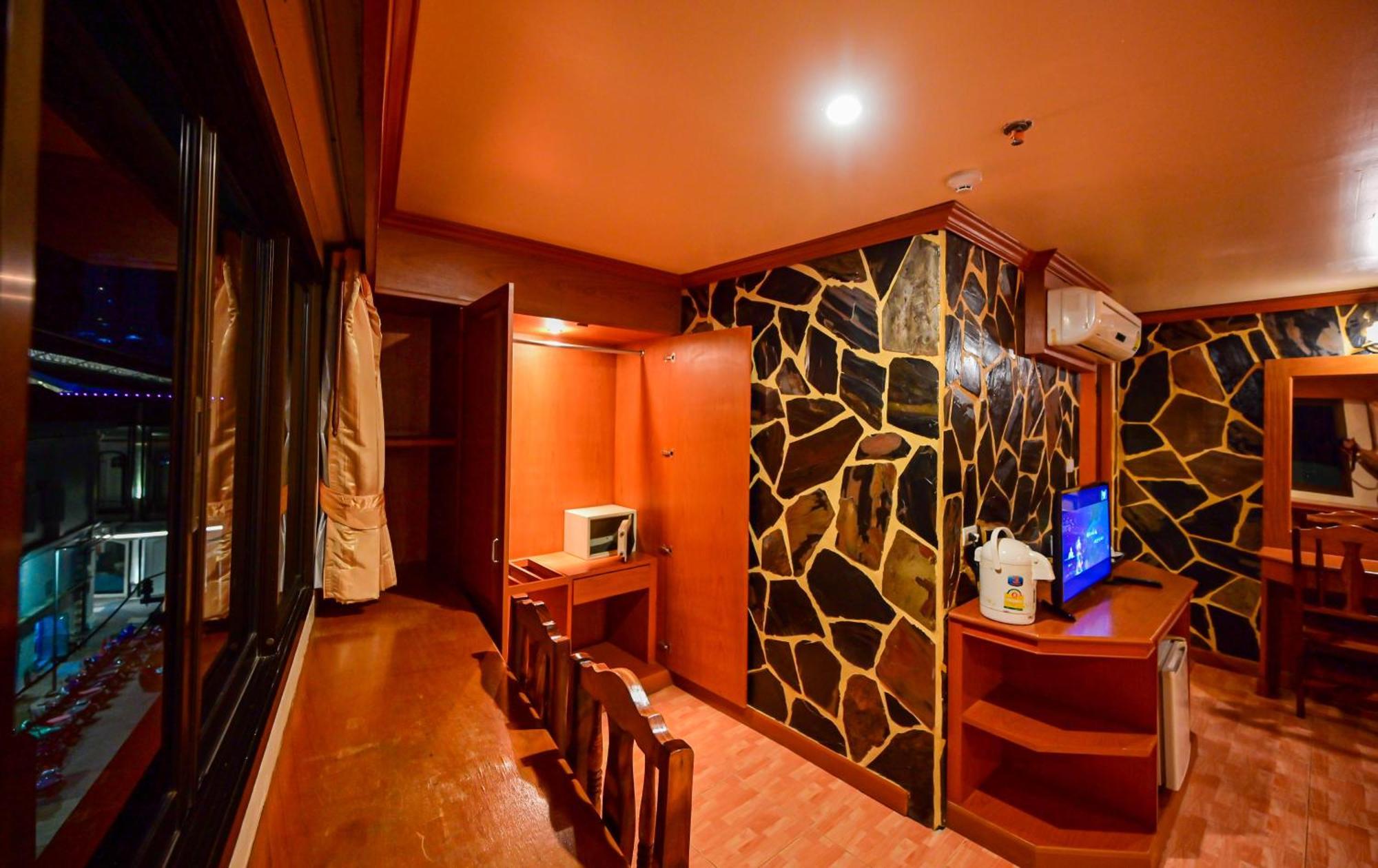 Tiger Complex Hotel Patong ภายนอก รูปภาพ