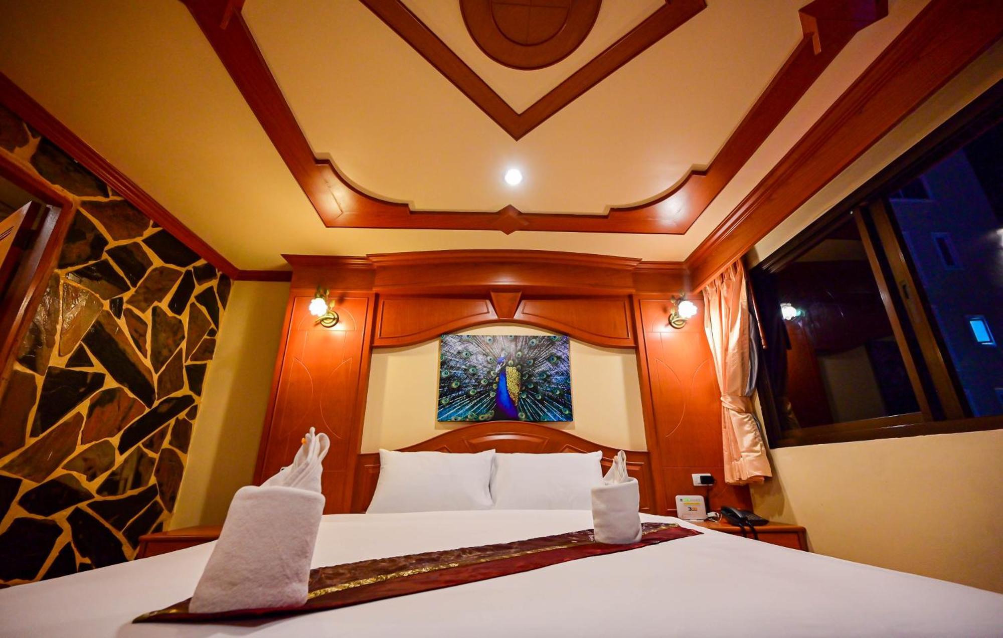 Tiger Complex Hotel Patong ภายนอก รูปภาพ