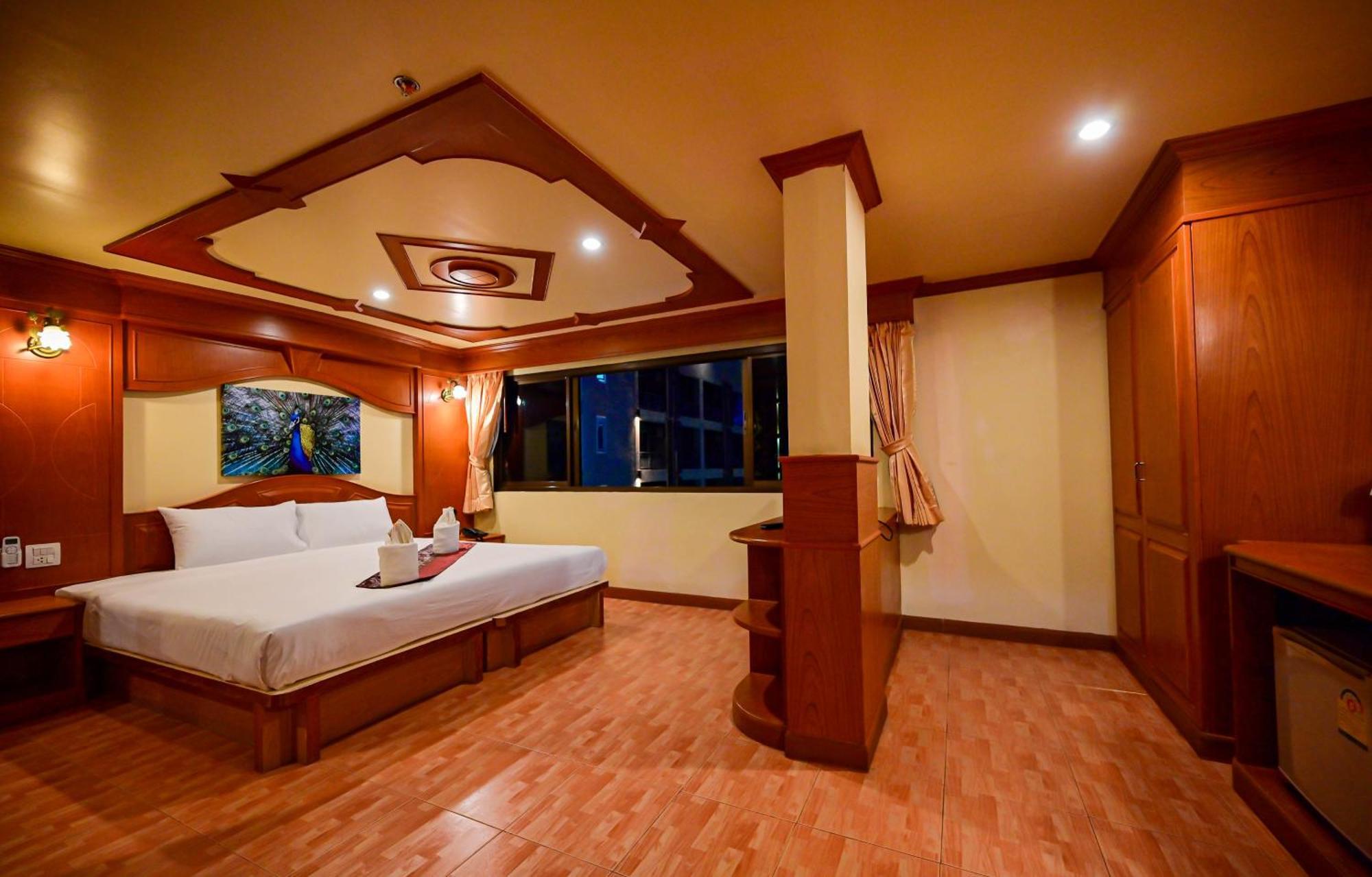 Tiger Complex Hotel Patong ภายนอก รูปภาพ